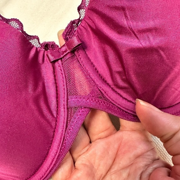 BRA FELINA 32DD Plum Plunge Underwire Silky Lace Detail Light Pad 225073 3451 PS - Picture 2 of 10